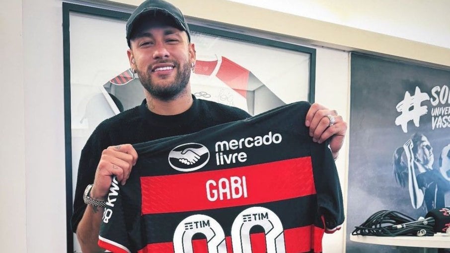 Neymar com camisa de Gabi do Flamengo