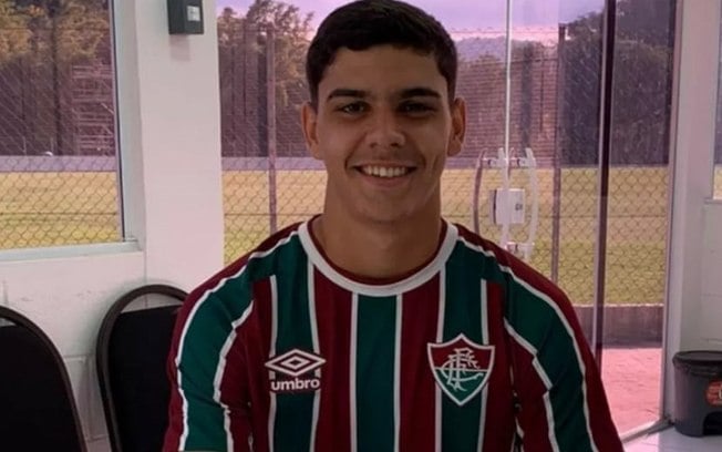 Fluminense contrata jogador para reforçar Xerém