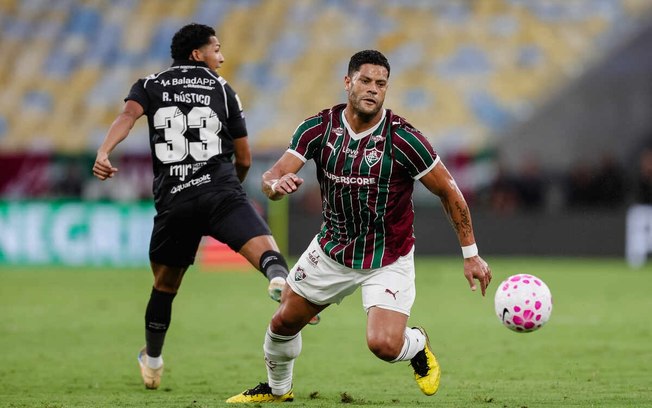 Hulk, do Fluminense, entrou no segundo tempo contra o Santos Hulk, do Fluminense, entrou no segundo tempo contra o Santos