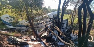 Avião cai no Paraguai, mata piloto e tem R$ 10 milhões saqueados