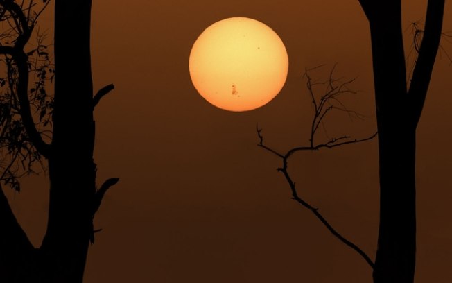 Destaque da NASA: mancha solar maior que a Terra é foto astronômica do dia