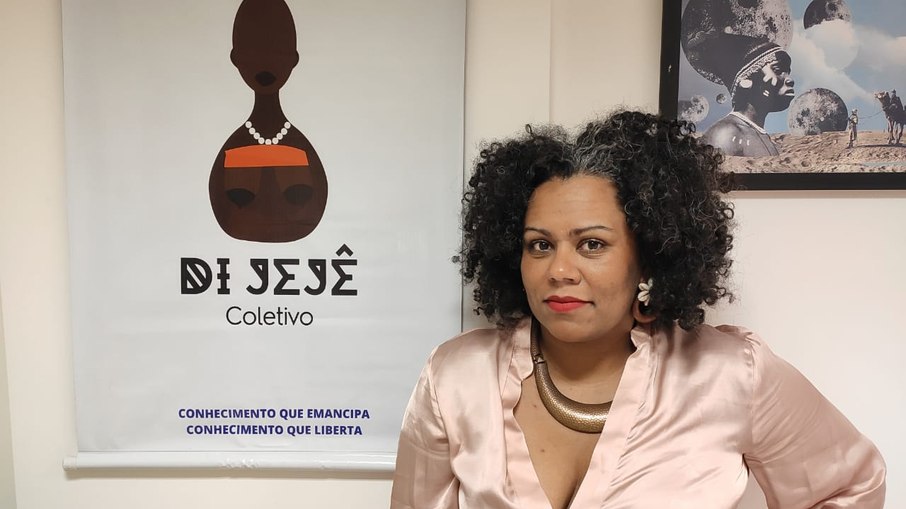 Jaqueline Conceição, conhecida como Jaque, conta que pensou o Coletivo Di Jejê após sofrer racismo no ambiente acadêmico; projeto oferece letramento racial a pessoas e empresas