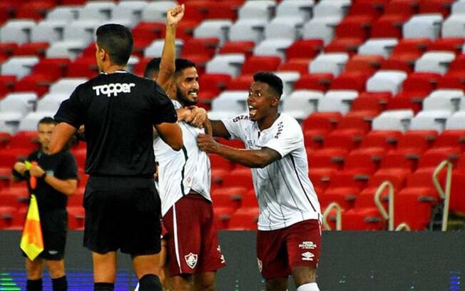 Na estreia de Roger, Fluminense derrota o Flamengo com um golaço e vence a primeira no Carioca