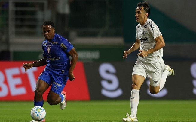Gustavo Gómez deixou clássico contra o Santos lesionado 