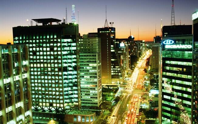 A agitada avenida Paulista, principal centro financeiro do país e um dos lugares mais visitados pelos turistas