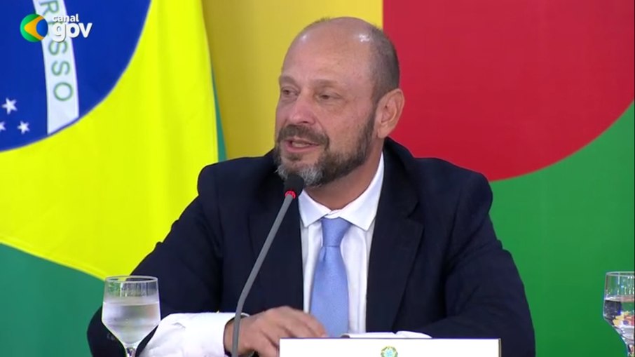 Presidente do INSS diz que ressarcirá todas as vítimas de fraude Presidente do INSS diz que ressarcirá todas as vítimas de fraude