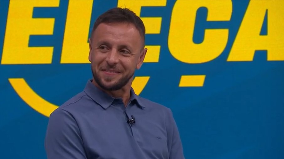 Ex-lateral, Rafinha se aposenta aos 39 anos Ex-lateral, Rafinha se aposenta aos 39 anos