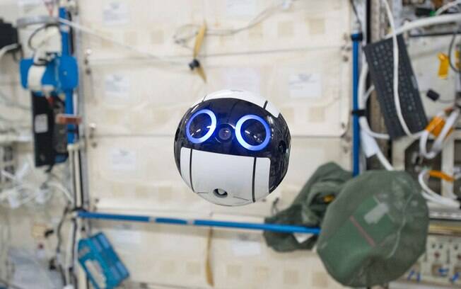 No futuro, Int-Ball poderá ajudar os astronautas até mesmo a fazerem reparos na Estação Espacial