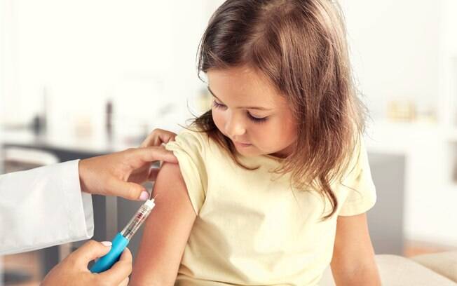 Meta do Ministério da Saúde é imunizar 95% do público-alvo para as vacinas de pólio e sarampo no Brasil