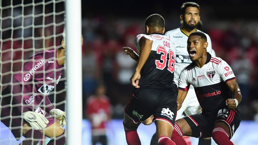 São Paulo goleou a Inter de Limeira por 5 a 1 no Morumbi