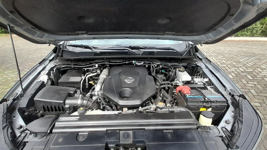 Motor bi-turbo oferece 190 cv e 45,9 kgfm de torque nas versões automáticas da Frontier