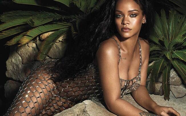 Rihanna fala sobre o seu atual relacionamento com o rapper Drake em entrevista a revista Vogue