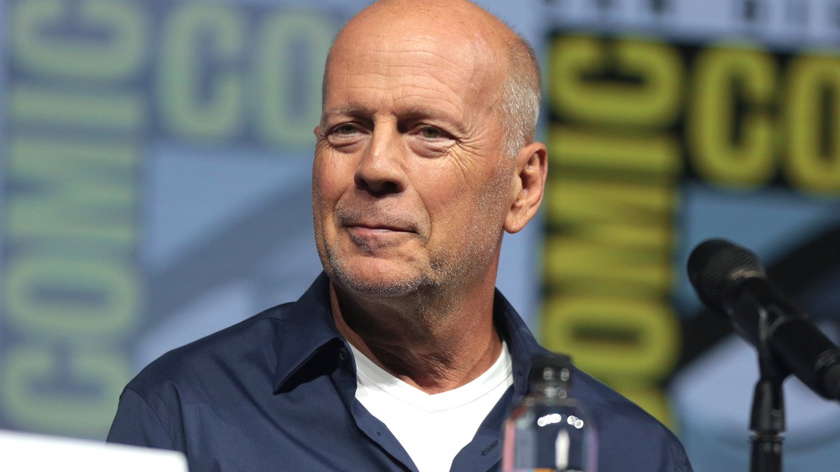 Bruce Willis foi diagnosticado com demência frontotemporal (DFT), segundo comunicado emitido pela família