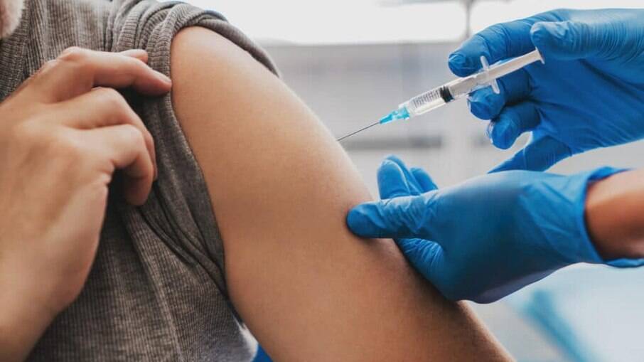 Vucic também expressou esperança de que a Sérvia tenha vacinado pelo menos 55% da população do país com uma dose até o final de maio