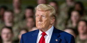 Trump nega intenção de ataques dentro da Venezuela