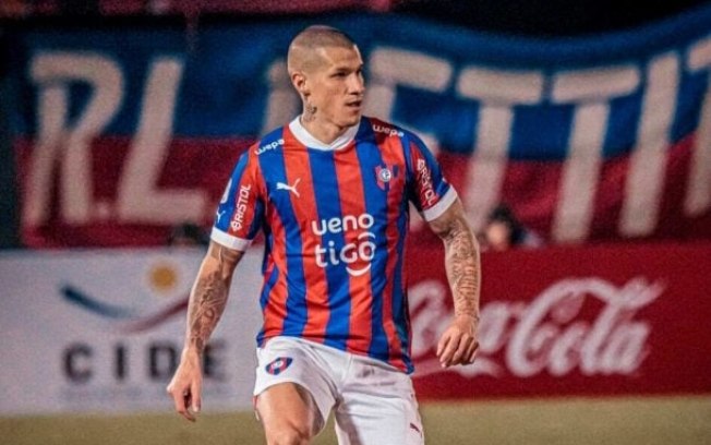 O paraguaio Alan Benítez é mais um potencial reforço do Internacional para a lateral direita