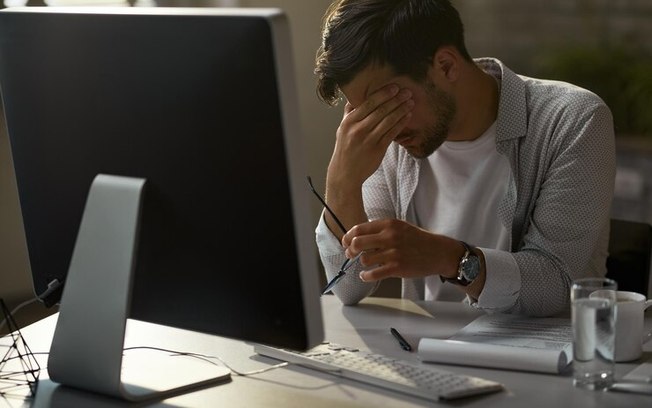 Estresse e Síndrome de Burnout acometem brasileiros Estresse e Síndrome de Burnout acometem brasileiros