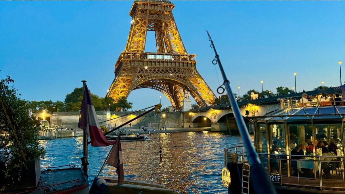 Eventos de pesca são comuns em frente à Torre Eiffel
