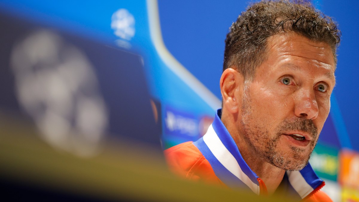 Simeone em entrevista coletiva do Atlético de Madrid Simeone em entrevista coletiva do Atlético de Madrid