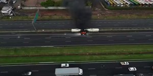 Incêndio em caminhão-tanque com etanol interdita Rod. Anhanguera