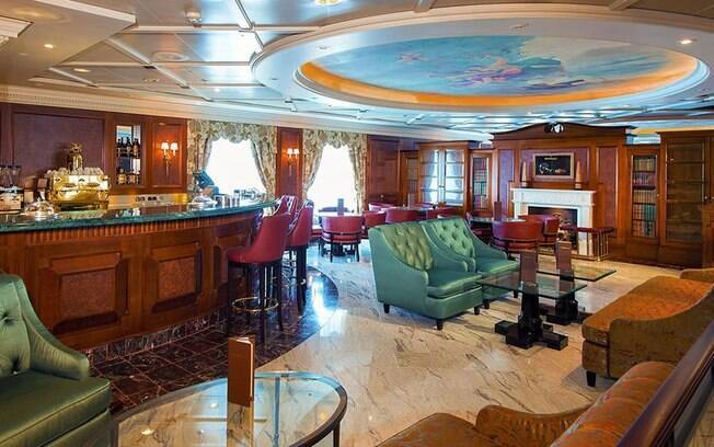 Interior do navio Insignia, que realiza a volta ao mundo com o decorrer de 180 dias