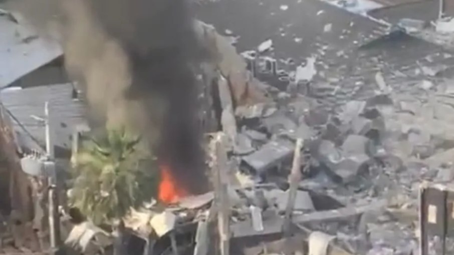 Vídeo: Explosão destrói restaurante em Teresina