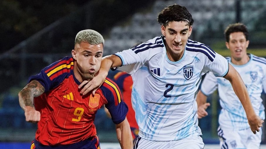 Perfil de San Marino chama atenção após reclamar dos acréscimos na derrota por 13 a 0 para Espanha Perfil de San Marino chama atenção após reclamar dos acréscimos na derrota por 13 a 0 para Espanha