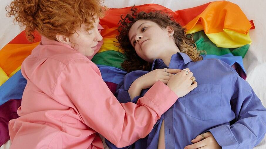 As mulheres lésbicas lutam por visibilidade dentro da sigla LGBTQIAP+