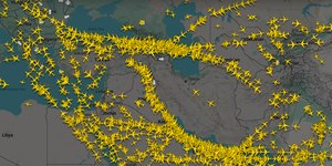 Irã fecha espaço aéreo em meio a possível ataque dos EUA