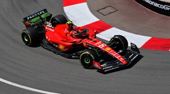 Sainz vence GP da Austrália após abandono de Verstappen