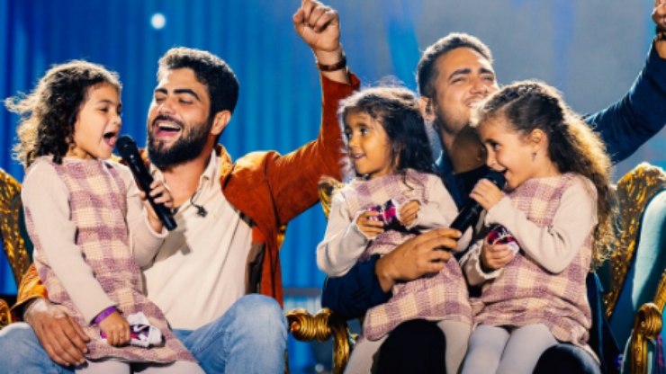 Filhas de Henrique & Juliano roubam a cena durante show em SP