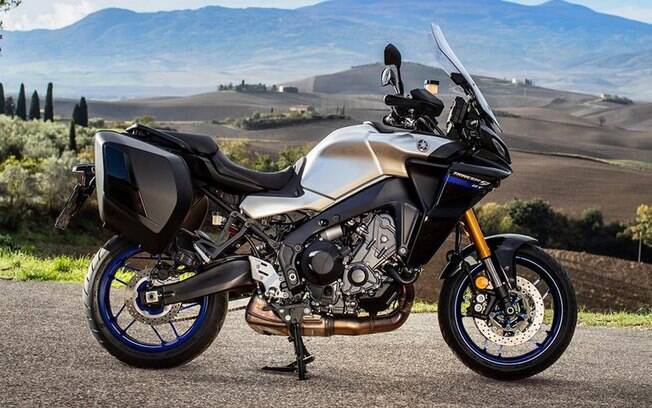 Yamaha Tracer 9 GT:  aventureira sofisticada tem suspensão regulável. aquecimento no guidão, e diversos dispositivos eletrônicos de série