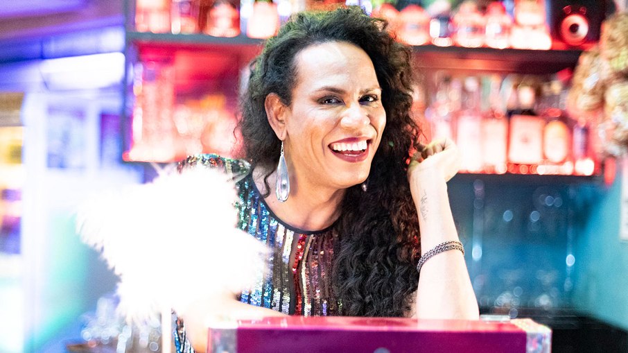 Valéria Barcellos diz que não se orgulhava da representação de pessoas trans na TV