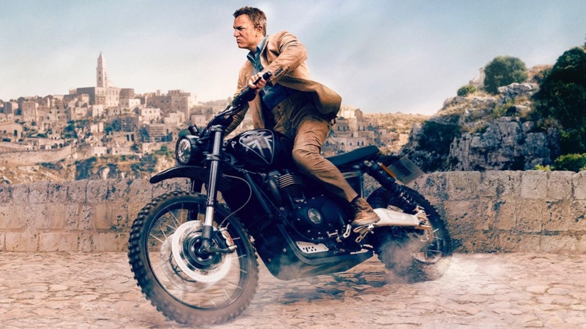 A Triumph Scrambler 1200 é uma das motos que aparecem nos filmes do agente secreto 007