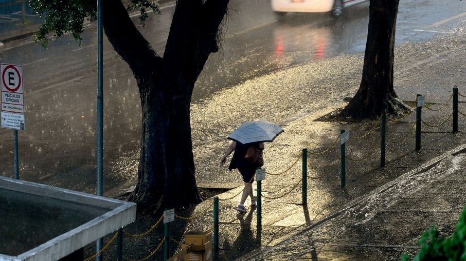 Chuva deve atingir a cidade entre a tarde de sexta-feira e a tarde de sábado.