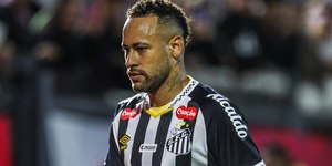 Neymar é diagnosticado com Covid-19 e está afastado pelo Santos