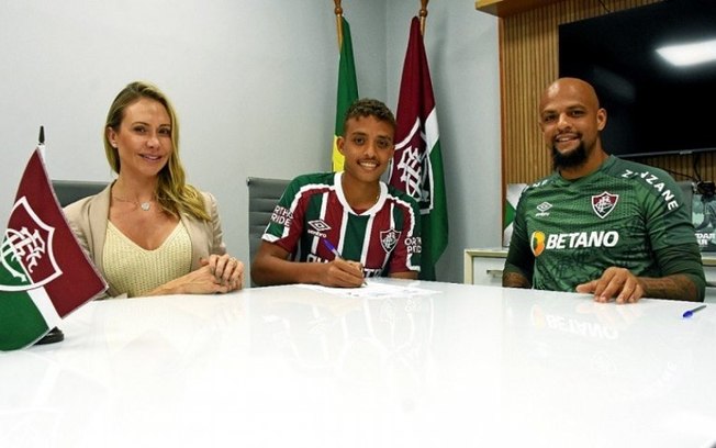 Fluminense assina contrato com filho de Felipe Melo até 2025