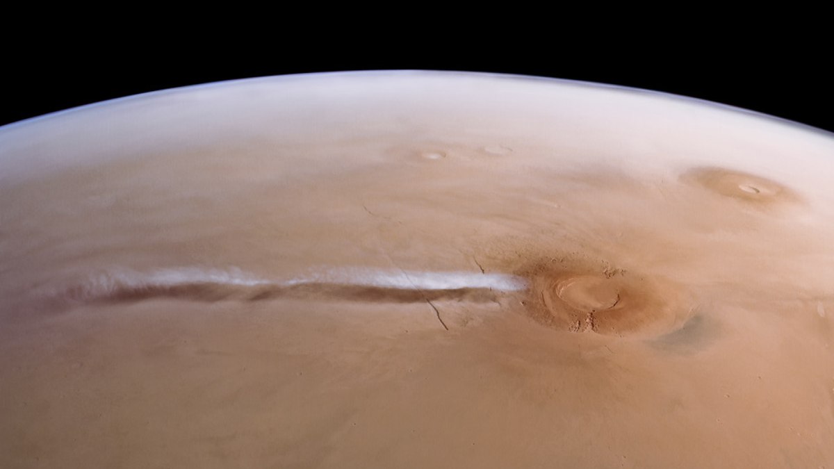 A nuvem gigante foi avistada pela primeira vez em 2018 pela sonda Mars Expressa, mas estudos ainda buscam explicar como por que ocorre A nuvem gigante foi avistada pela primeira vez em 2018 pela sonda Mars Expressa, mas estudos ainda buscam explicar como por que ocorre