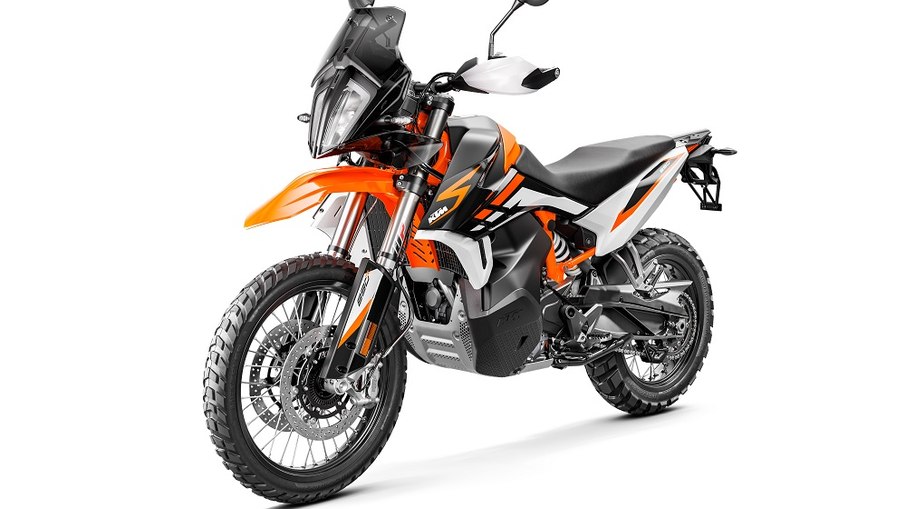 A KTM 890 R oferece segurança mesmo em trajetos fora de estrada