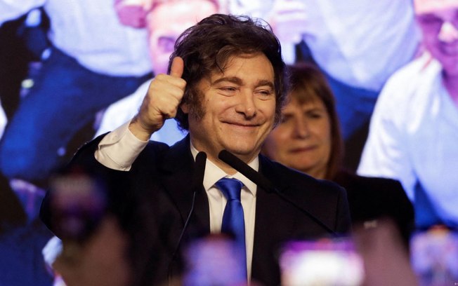 Milei comemora vitória nas urnas: Milei comemora vitória nas urnas: