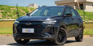 Com ajustes modestos, Chevrolet Tracker segue entre os líderes