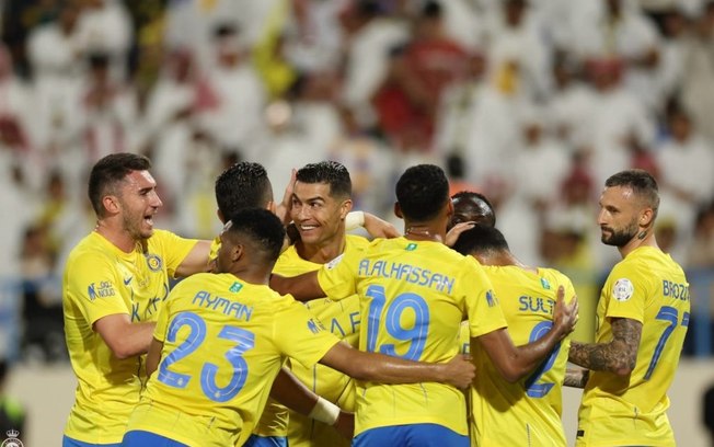 Al-Nassr marca no fim, vence e evita título antecipado do Al-Hilal