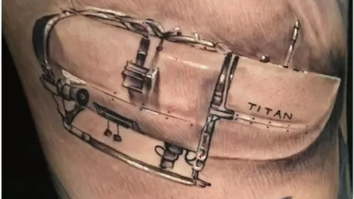 O capixaba tatuou o submarino Titan na manhã da última quinta-feira (22)