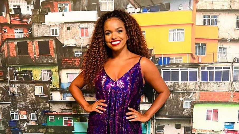 Jeniffer Nascimento está em busca de nova voz da música brasileira em reality show 