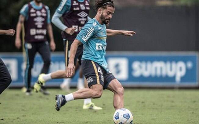 Santos oficializa a rescisão de contrato com o atacante Lucas Venuto