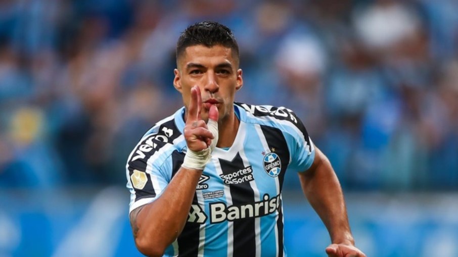 Suárez marca, Grêmio vence o Caxias e conquista o Gaúchão