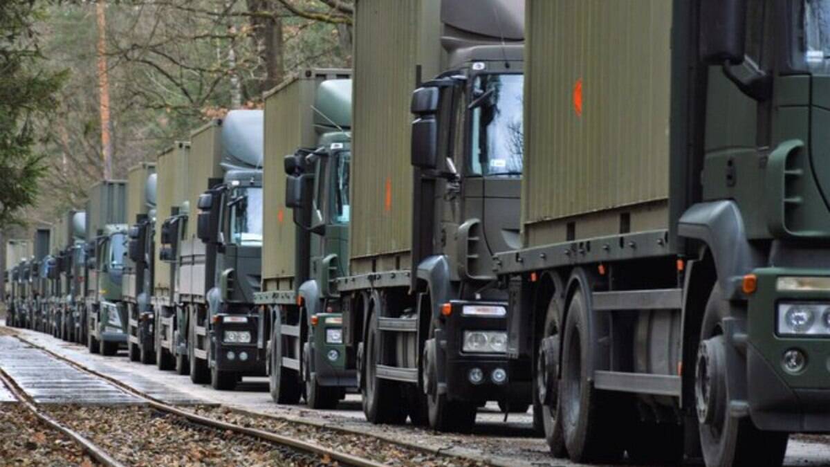 Comboio militar da Polônia chega à Ucrânia
