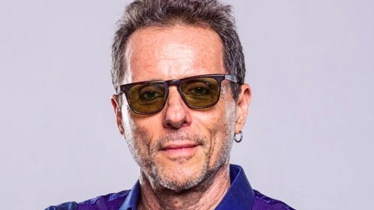 Após diagnóstico de câncer, Tony Bellotto viraliza com camiseta