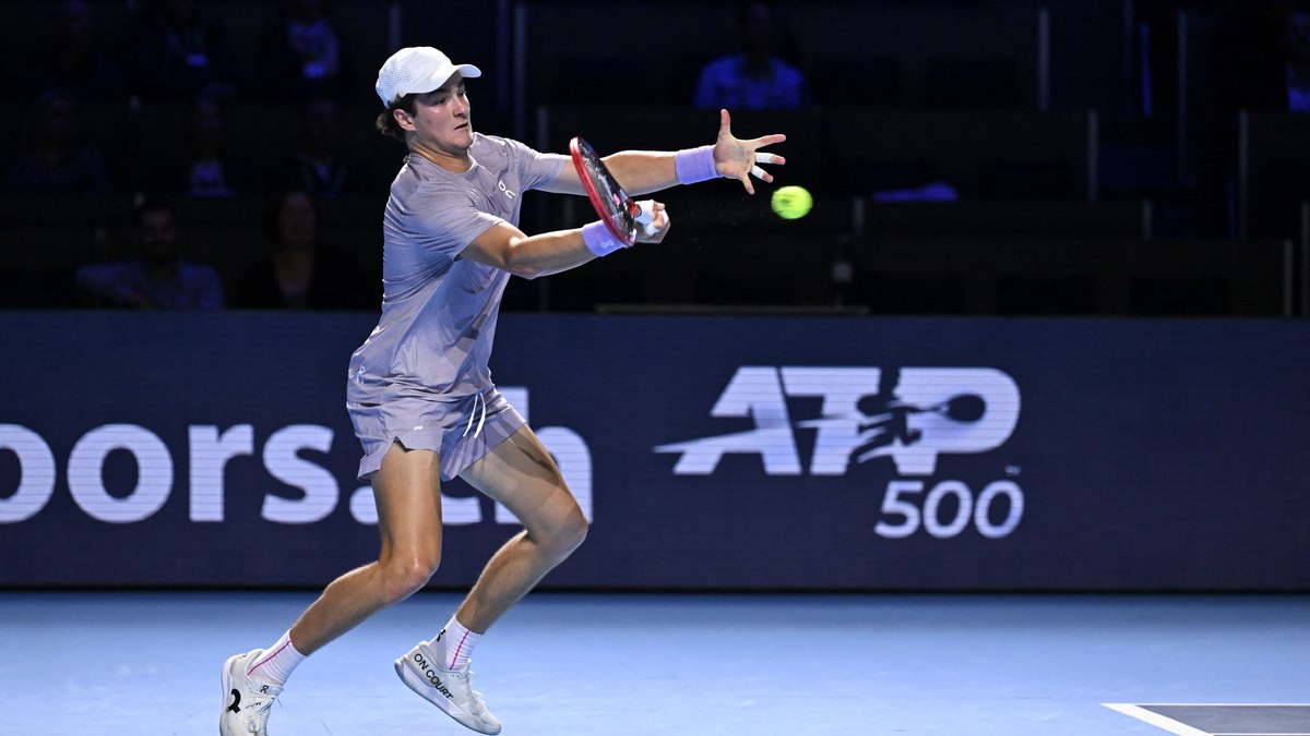 João Fonseca alcançou o título logo em sua primeira final de ATP 500