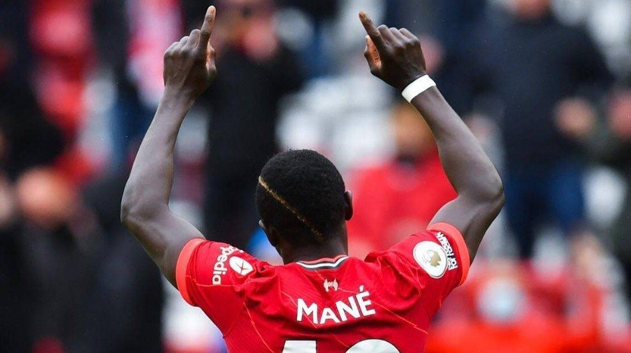 Sadio Mané conquistou dois títulos com os Reds na temporada 2021/22